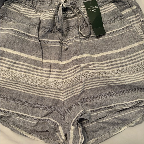 Abercrombie & Fitch Cotton & Linen Chambray Striped Beach Shorts Medium NWT - Picture 2 of 8